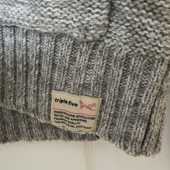Triple Five Soul Heather Grey Knit Sweater - Picture 6 of 11